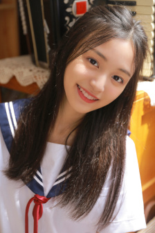 红衣男孩